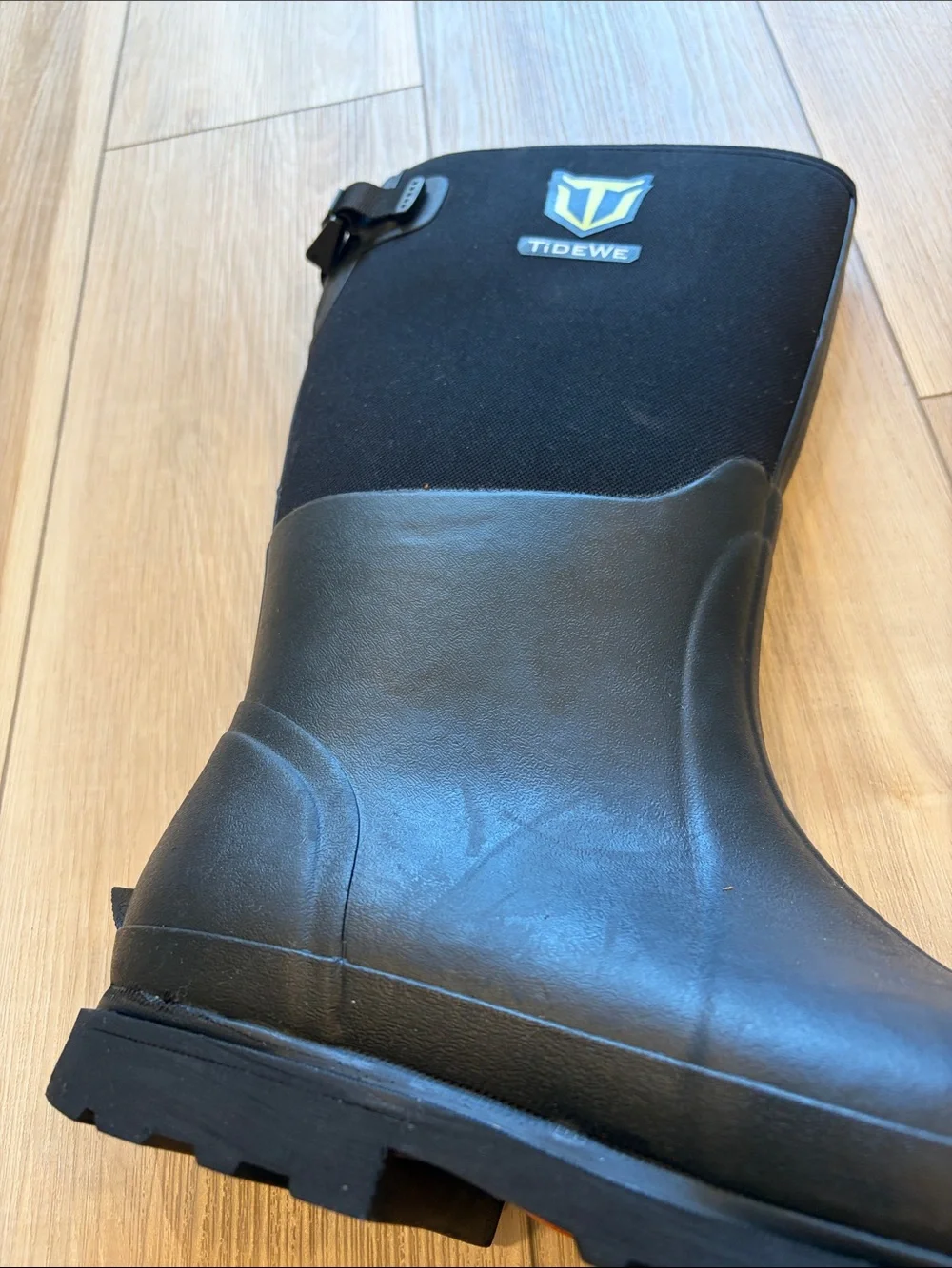 New TideWe size 12 men’s Black Boots with Orange Accent